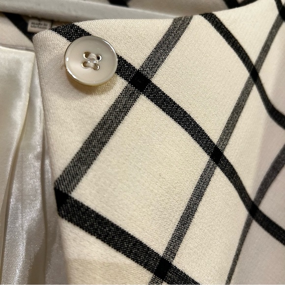 The Limited Scandal Collection Women’s Peplum Short Sleeve Jacket - Picture 10 of 12